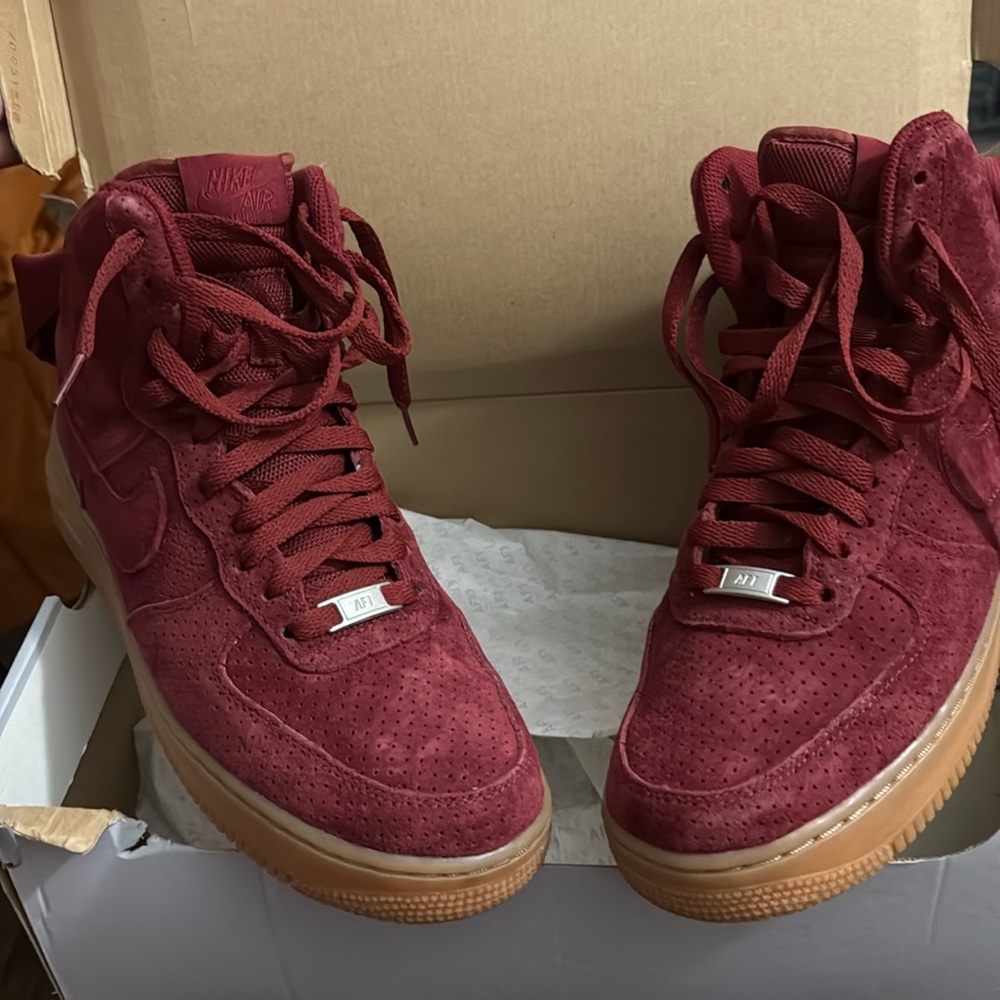 Nike Air Force 1 High PRM – Women’s 11